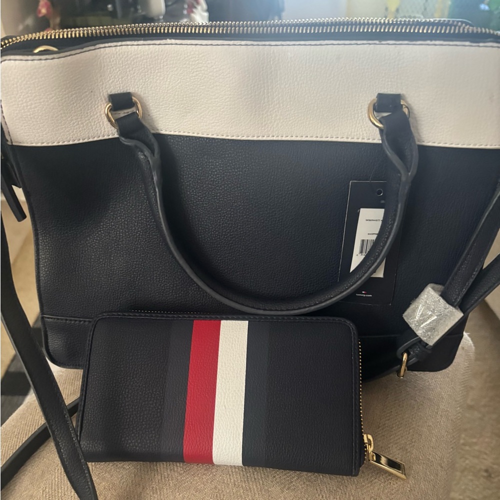 Tommy Hilfiger Navy blue and White Handbag with Matching Wallet